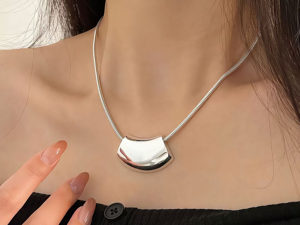 WHY 925 STERLING SILVER IS THE WISEST INVESTMENT FOR YOUR JEWELRY BOX
