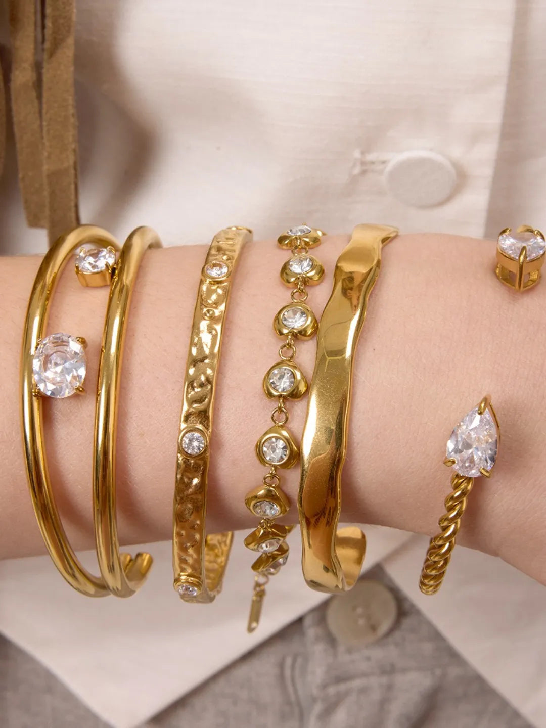 ZIRCON BANGLE