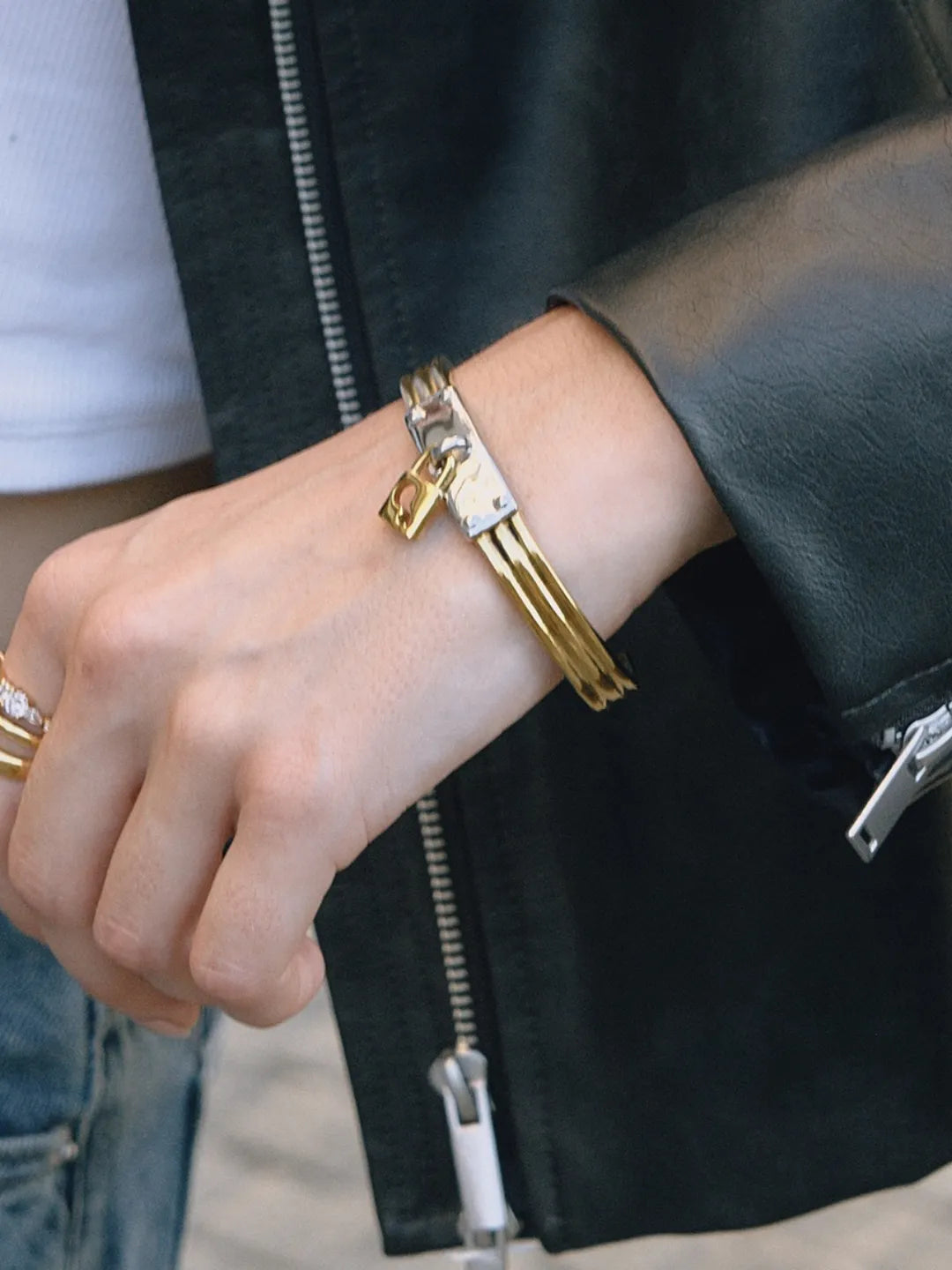 SECURE LUXE BANGLE