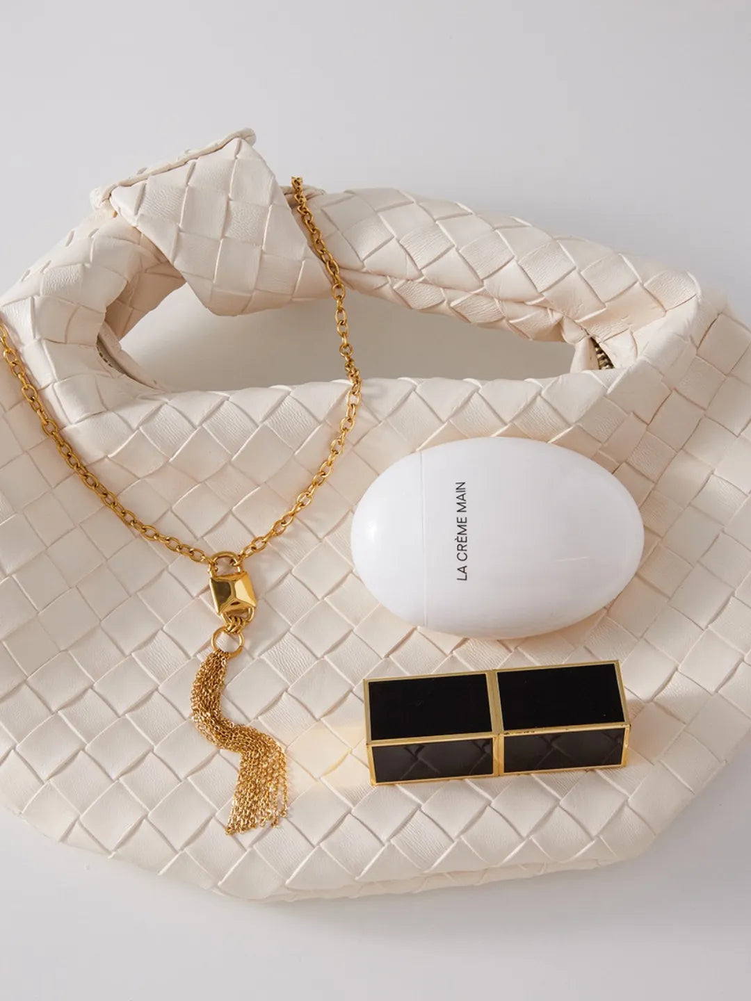 CHIC TASSEL PENDAN