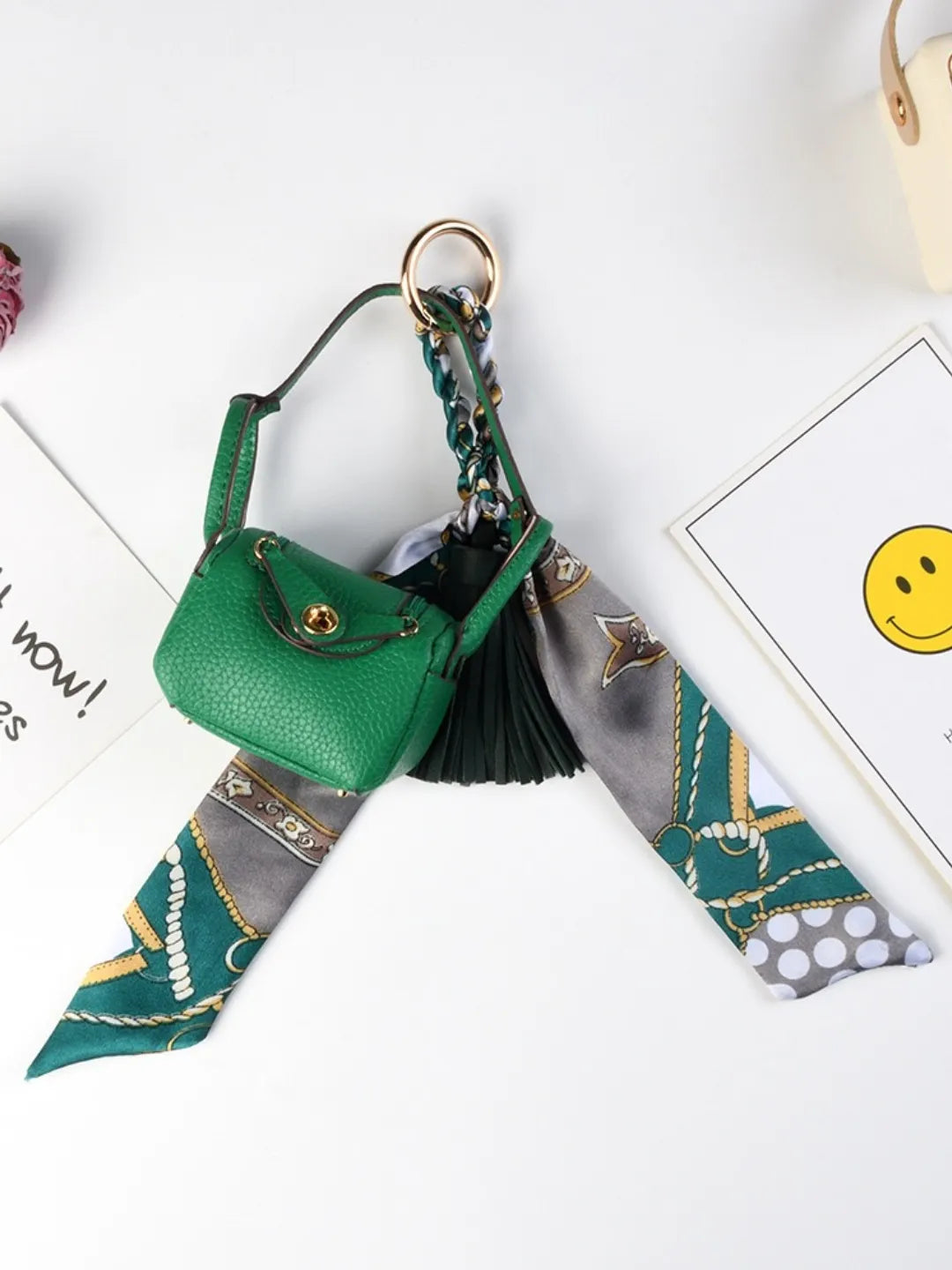 TIE CHARM