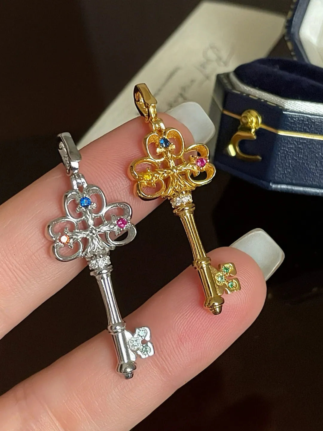 VINTAGE KEY PENDANT