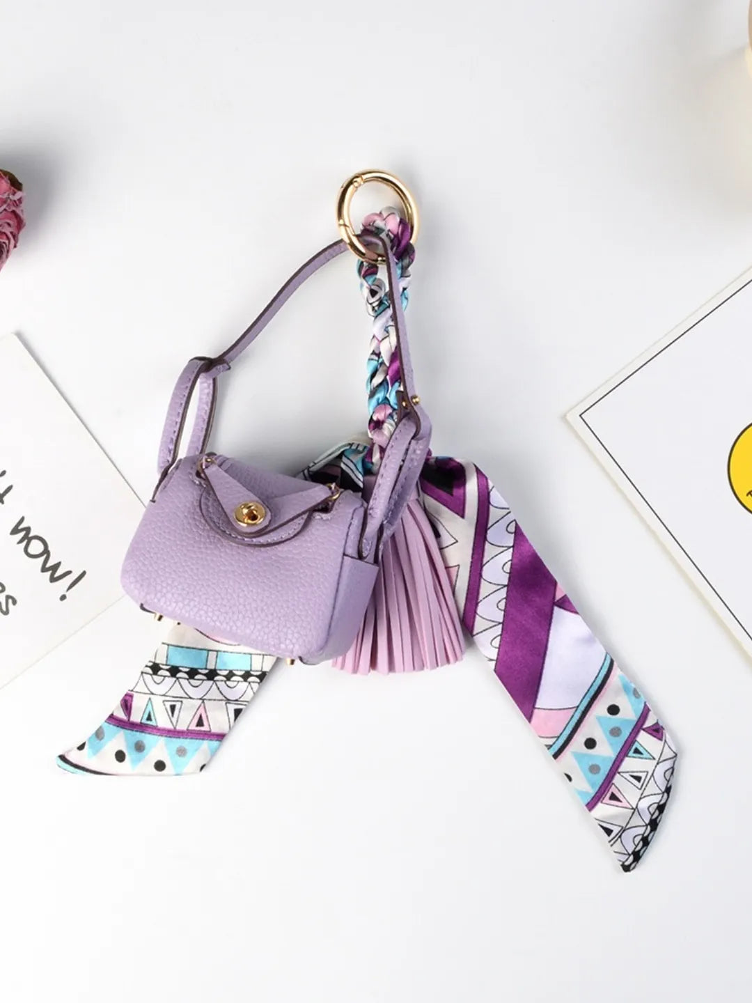 TIE CHARM