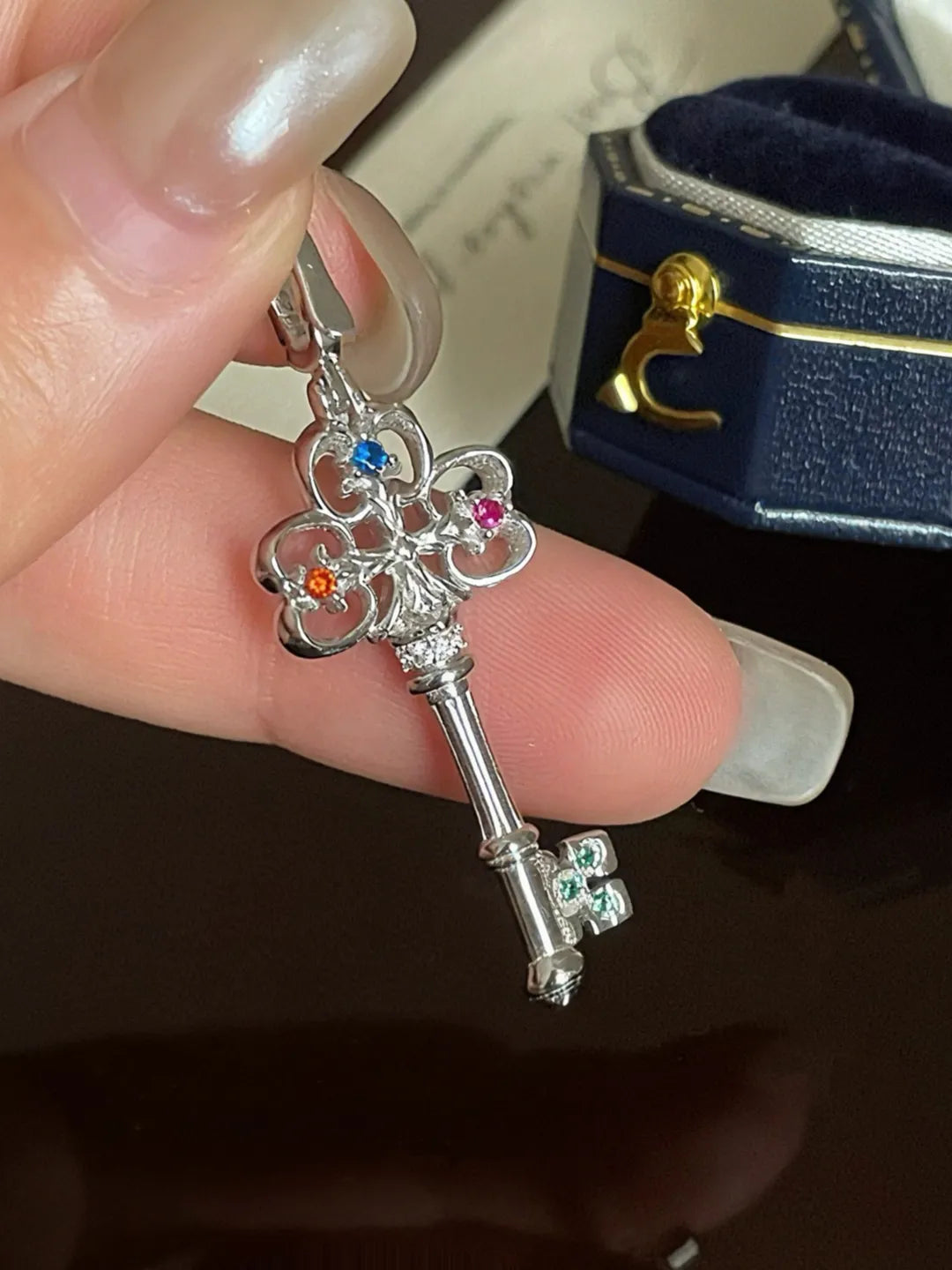 VINTAGE KEY PENDANT