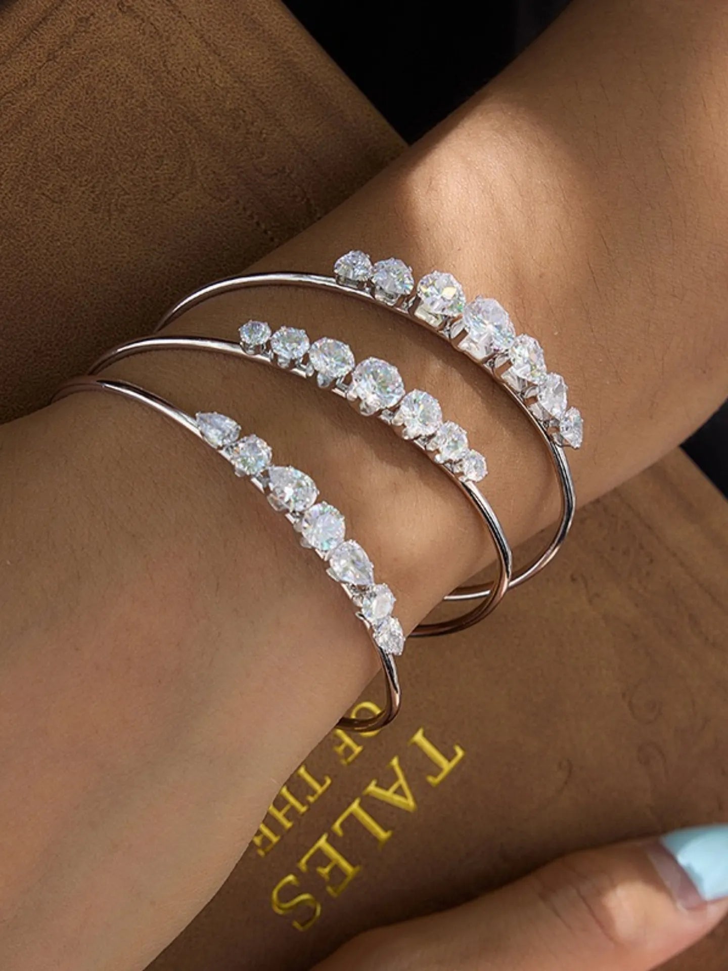 VALERIA CRYSTAL BANGLE
