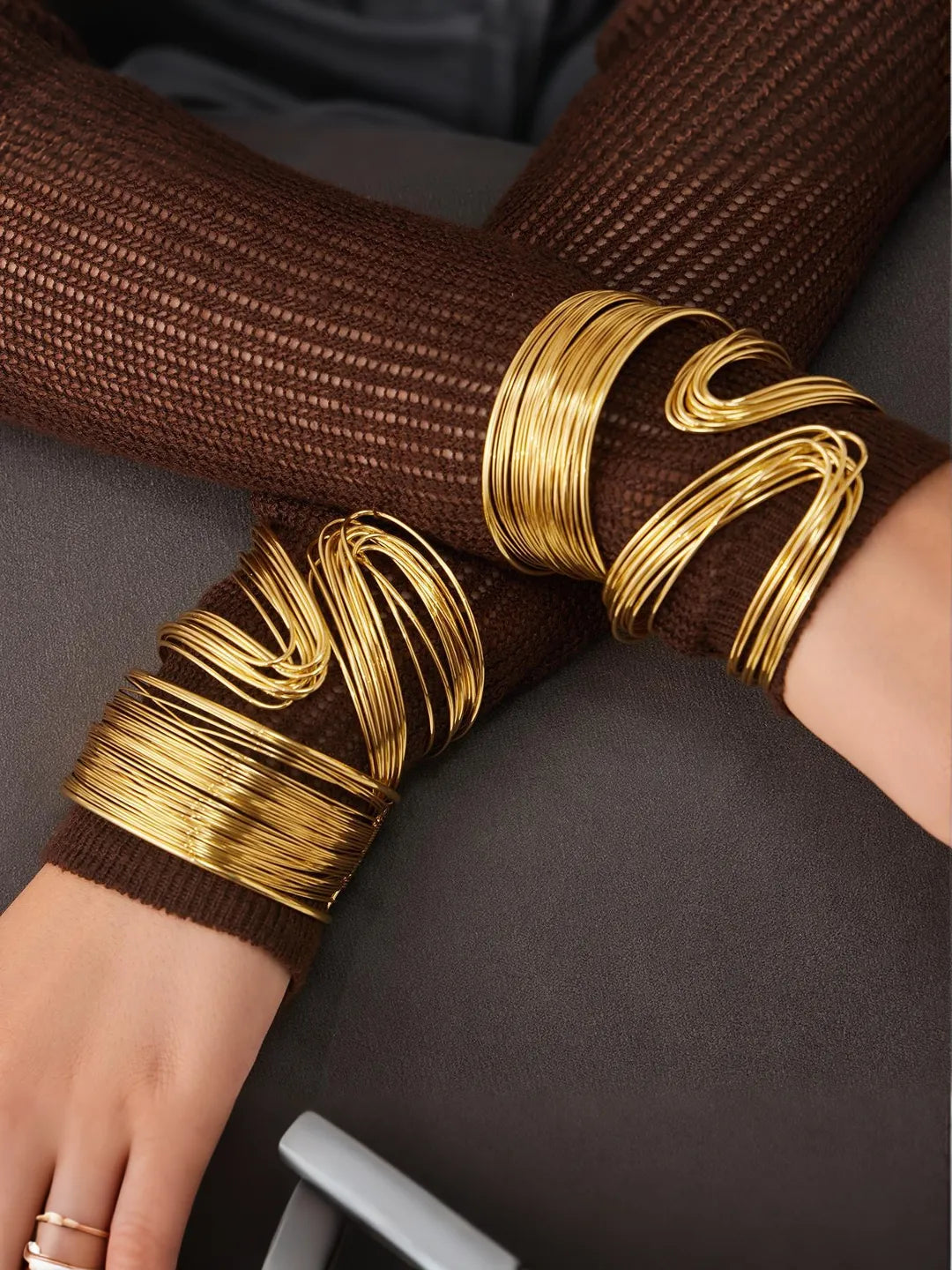 LAYERED LINE BANGLE