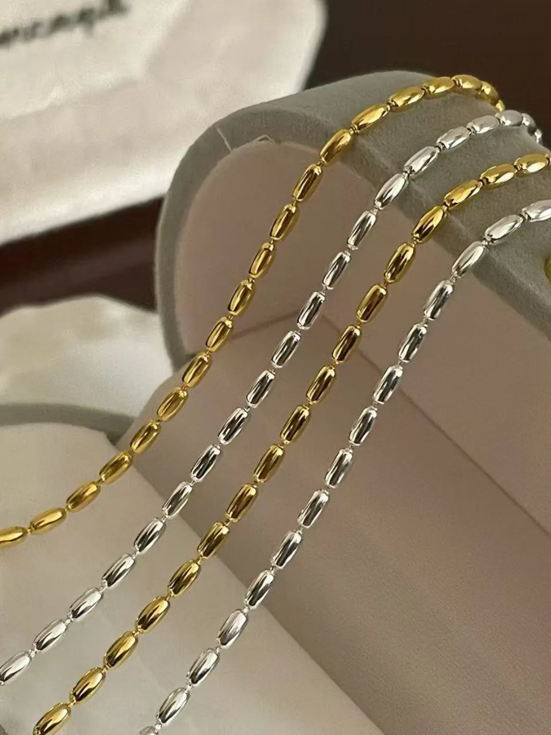 OLIVE BEAD CHAIN