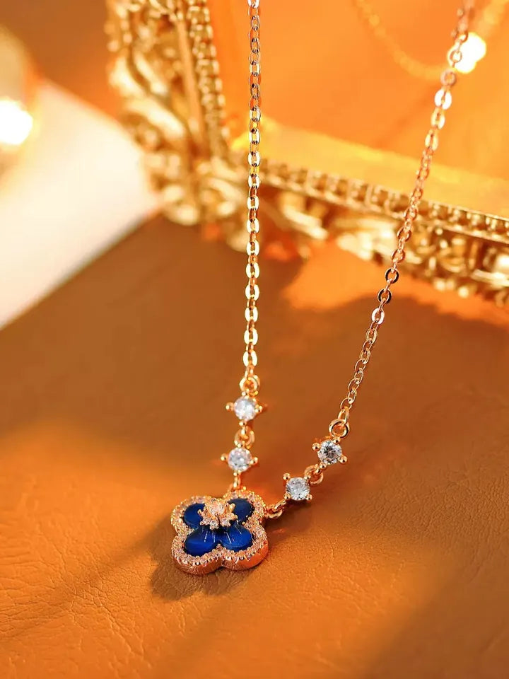 BLUE CLOVER DROP