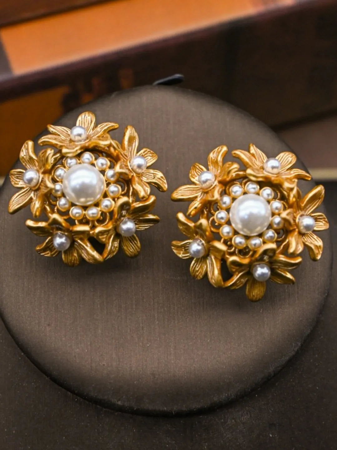 HOLLOW BLOOM EARRINGS