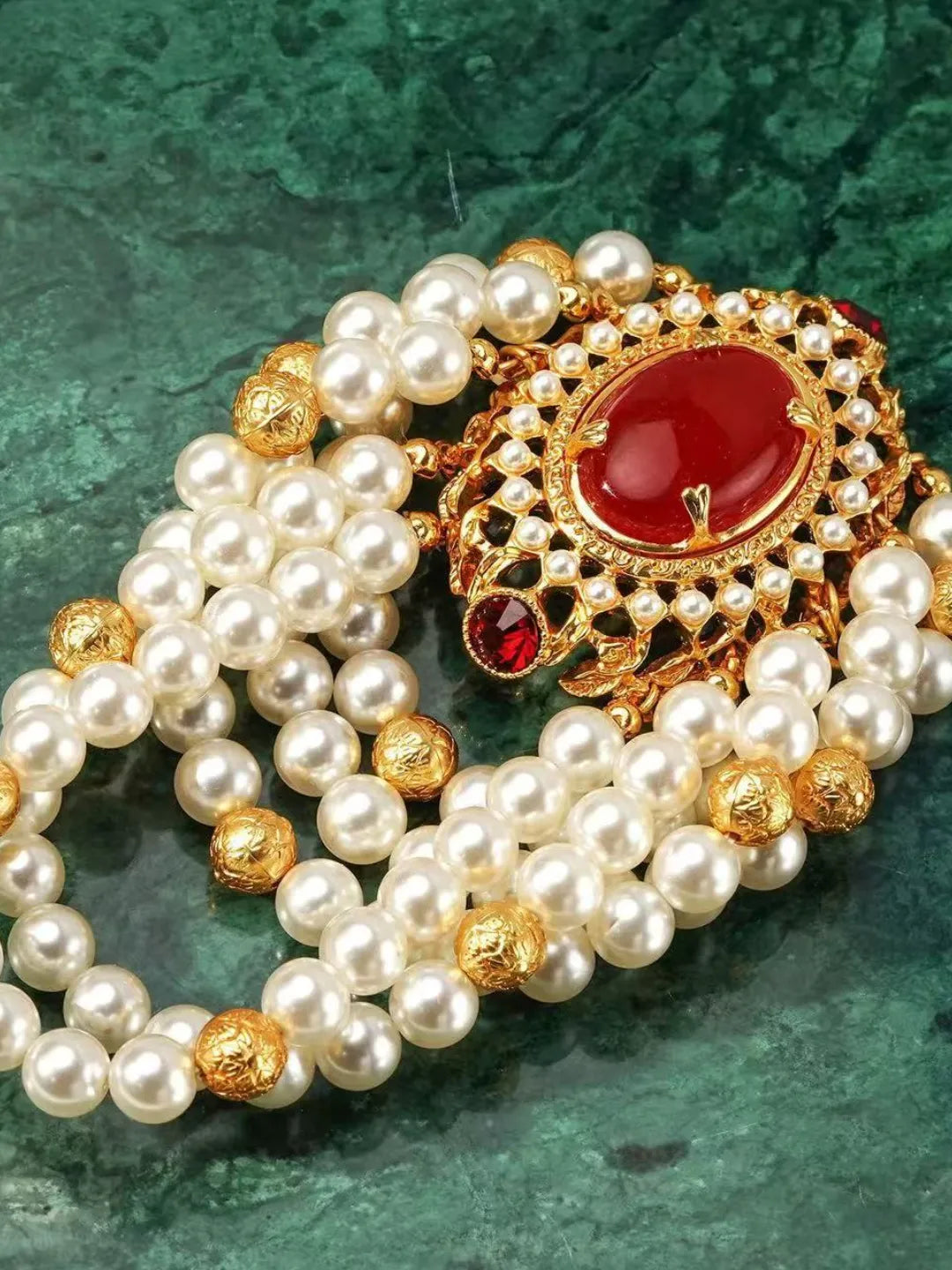 VINTAGE PEARL SET
