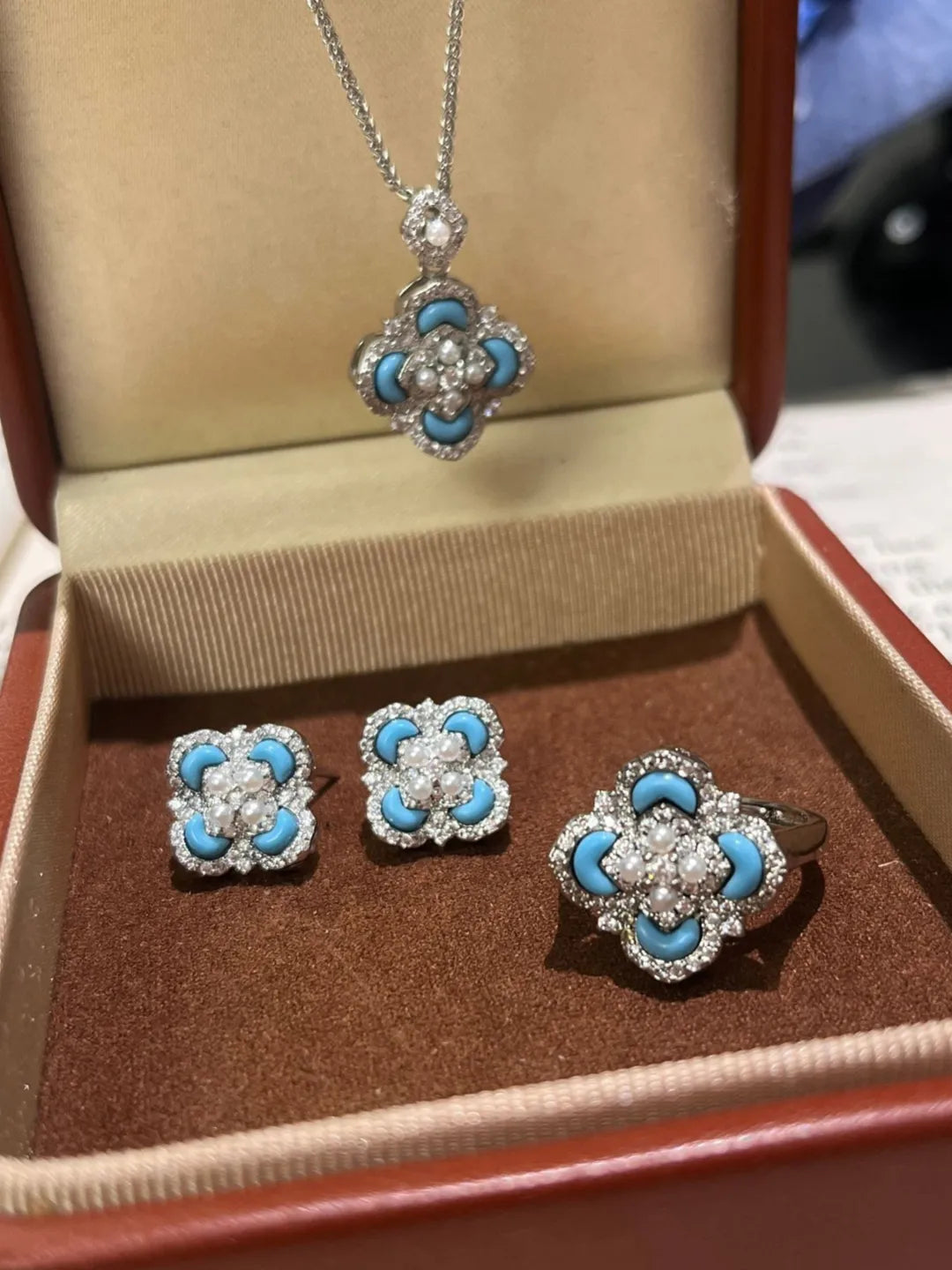 PEARL CLOVER SET