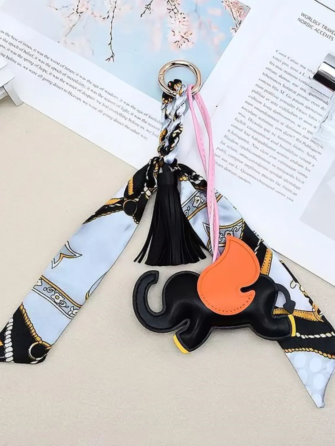 ELEPHANT SCARF CHARM