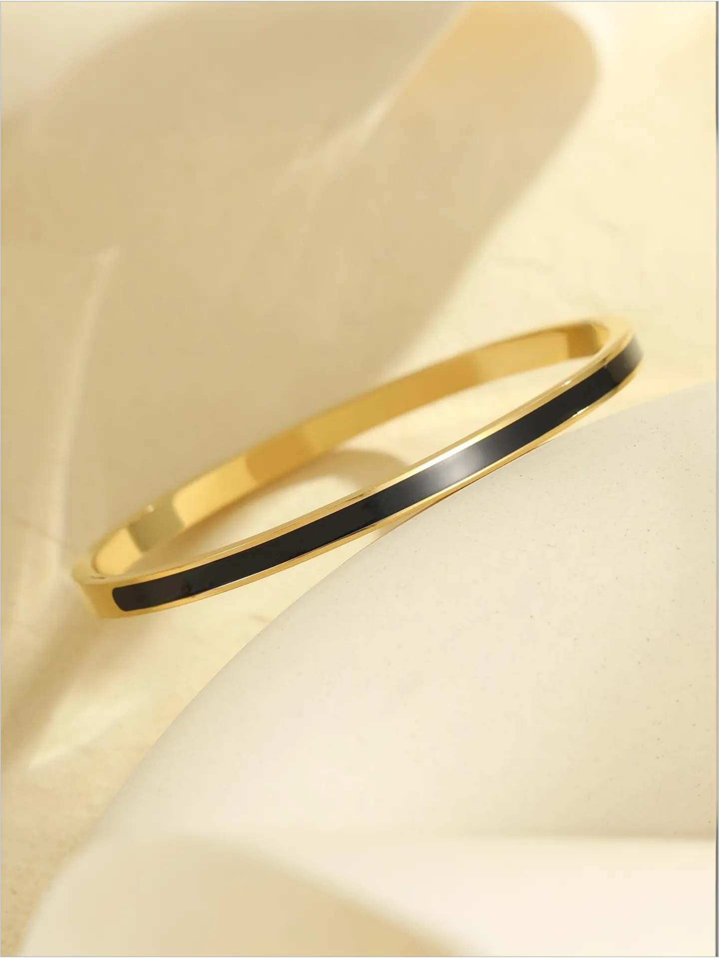 MILA ENAMEL CUFF