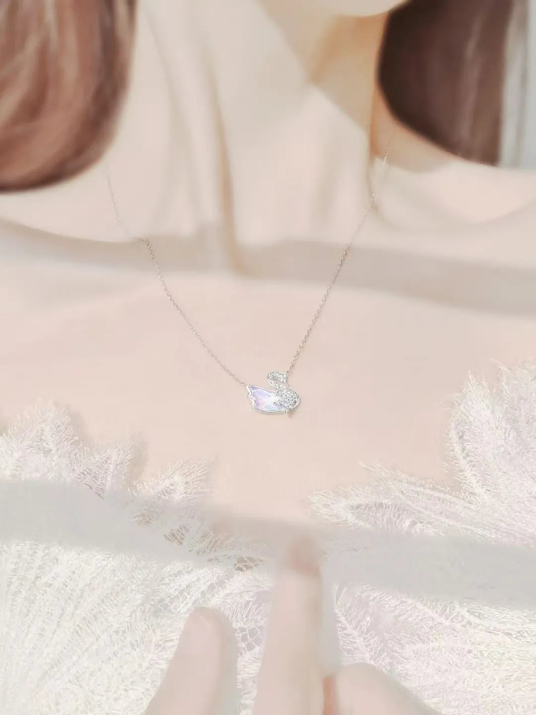 RADIANT SWAN JEWELRY