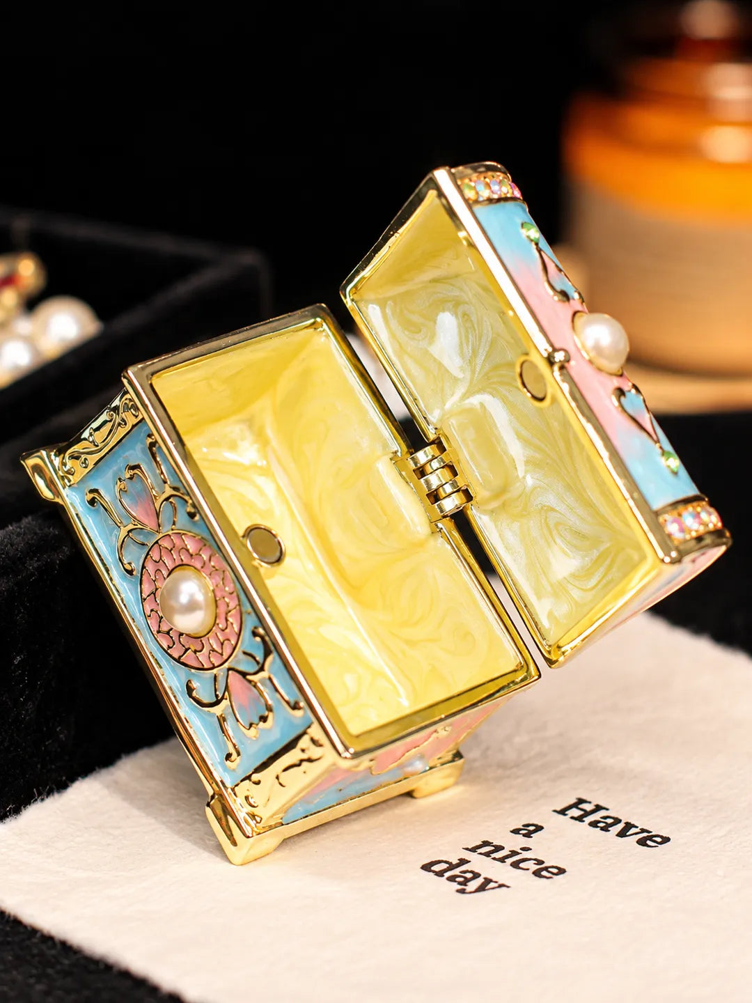 PEARL CAMEO BOX
