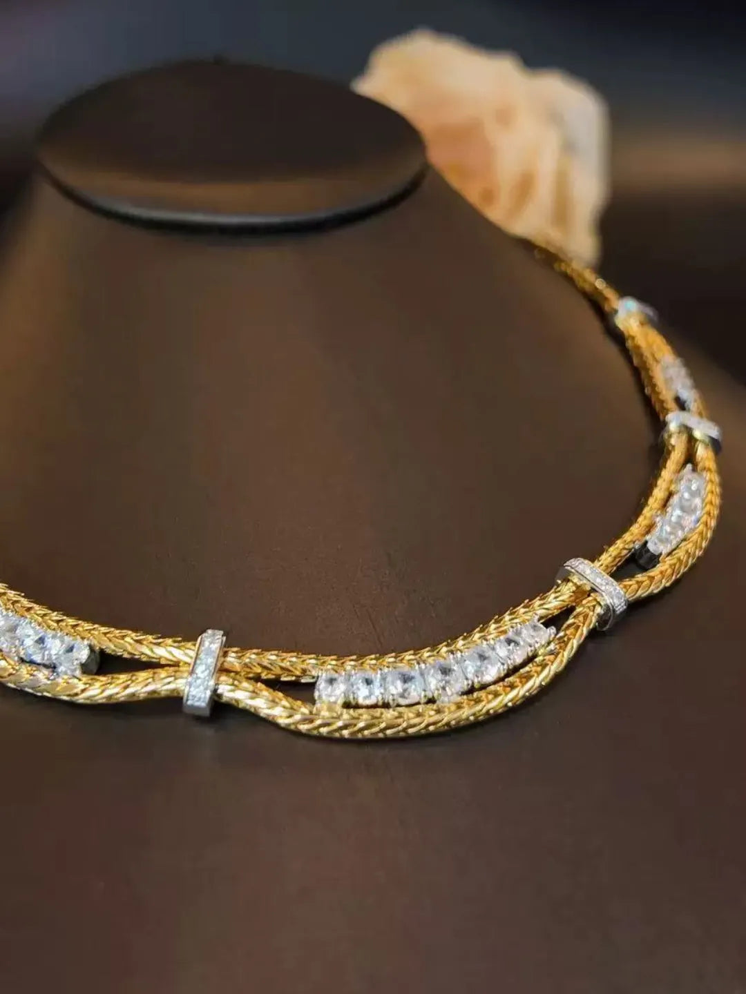 BRASS PAVE LOCK CHOKER