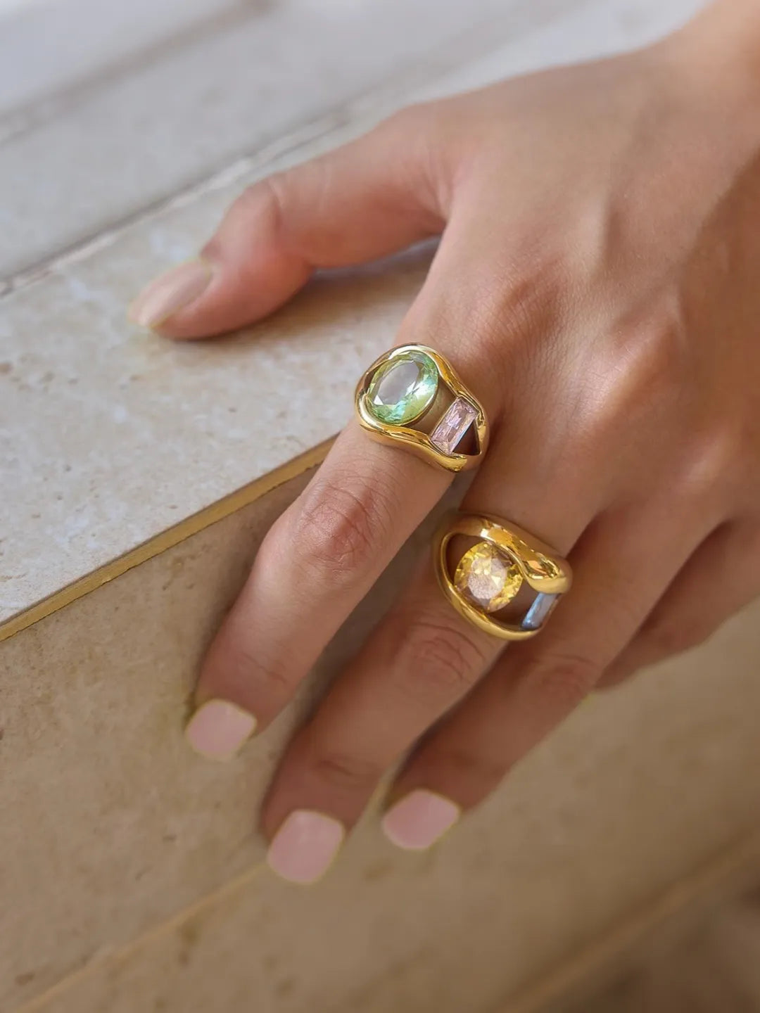 VIVIEN STONE RING