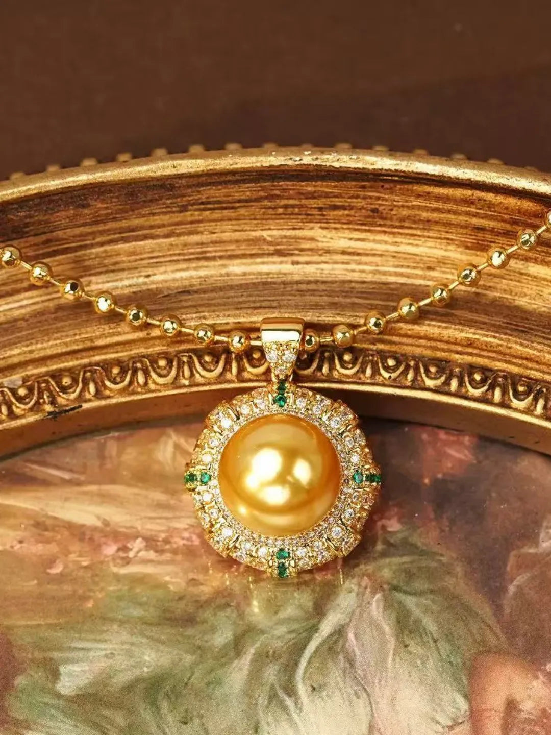VINTAGE GLASS PEARL SET