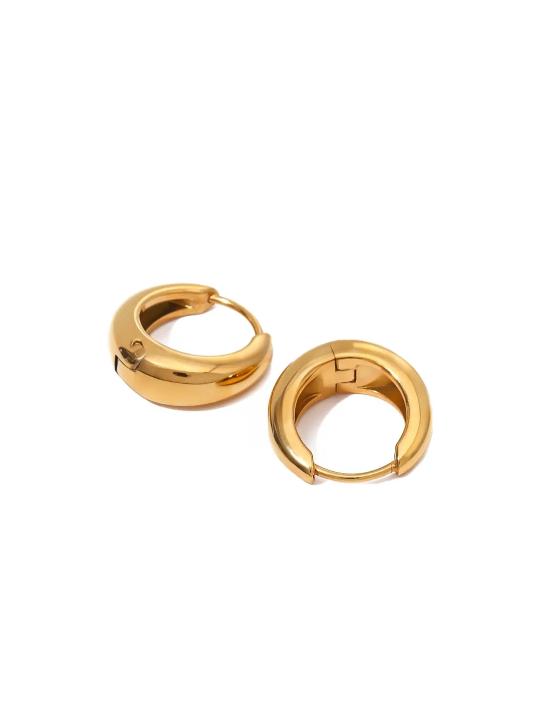 WAVE C HOOP EARRINGS