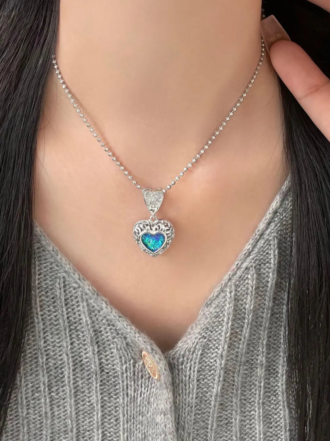 ORNATE HEART PENDANT