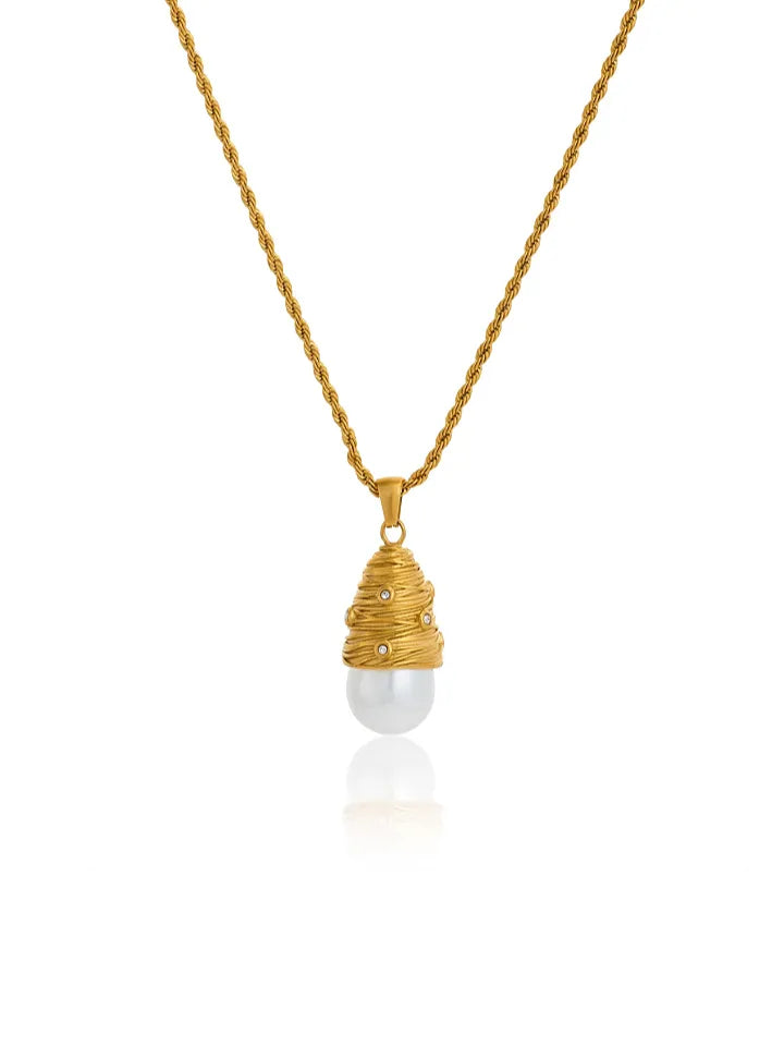 PEARL PENDANT NECKLACE