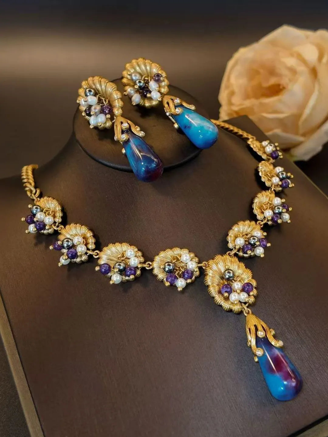 TIE-DYE STONE PEARL NECKLACE