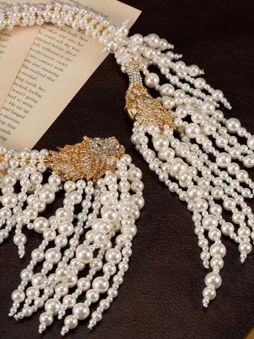 REGAL LION HEAD NECKPIECE