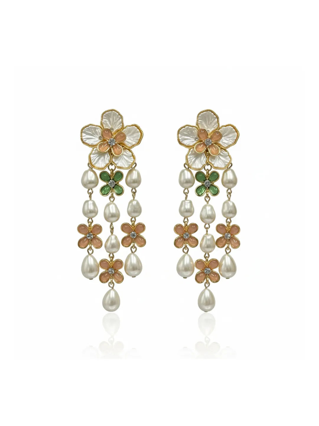 REFINED FLOWER TASSEL STUDS