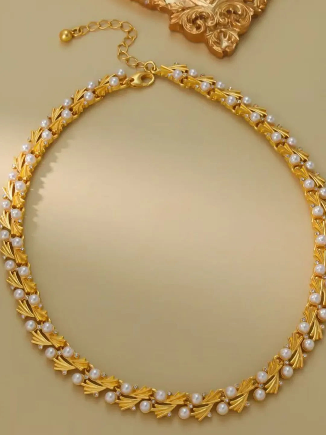 ANTIQUE BLOSSOM PEARL NECKLACE