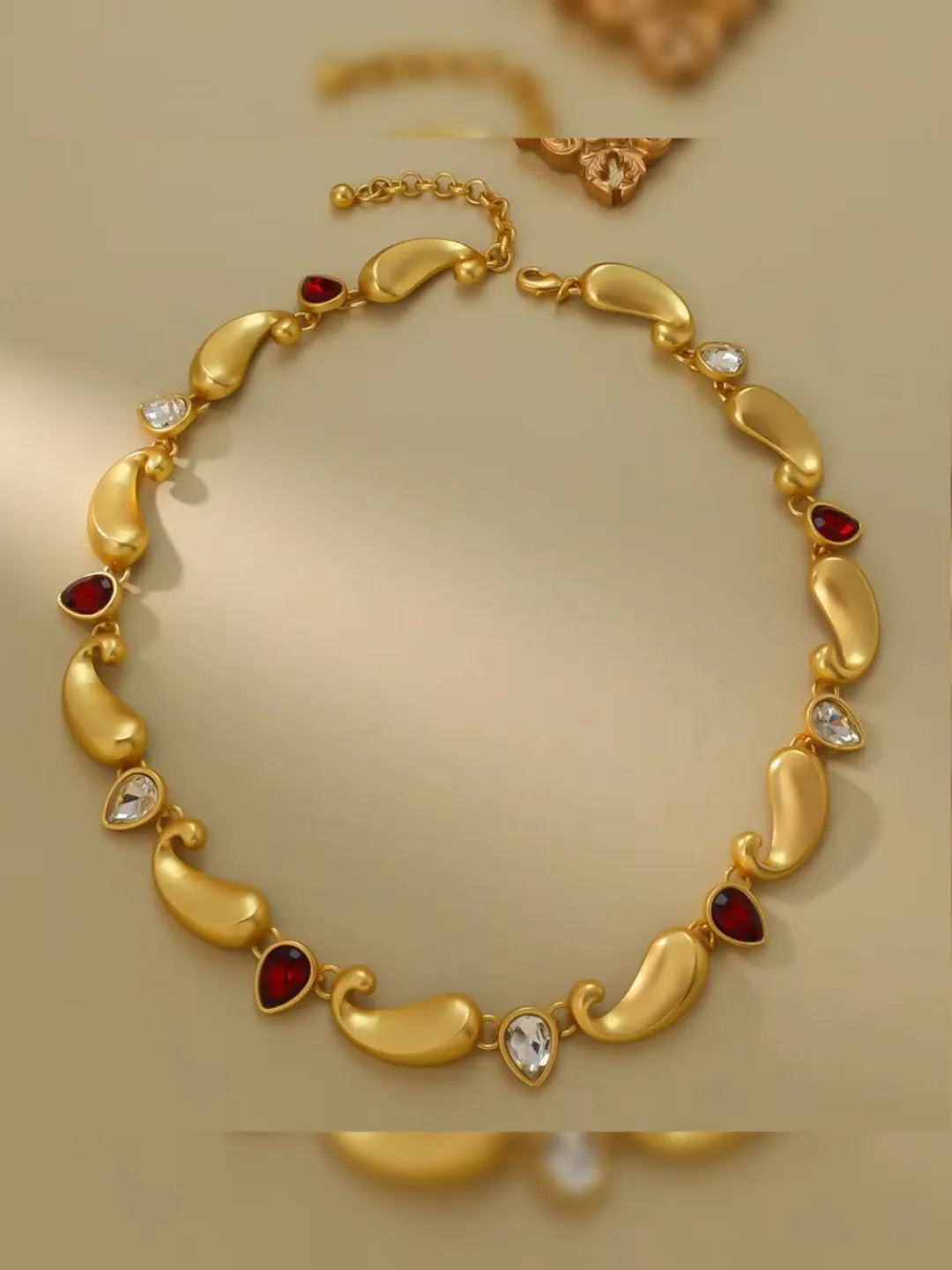 VINTAGE COURT STYLE SET