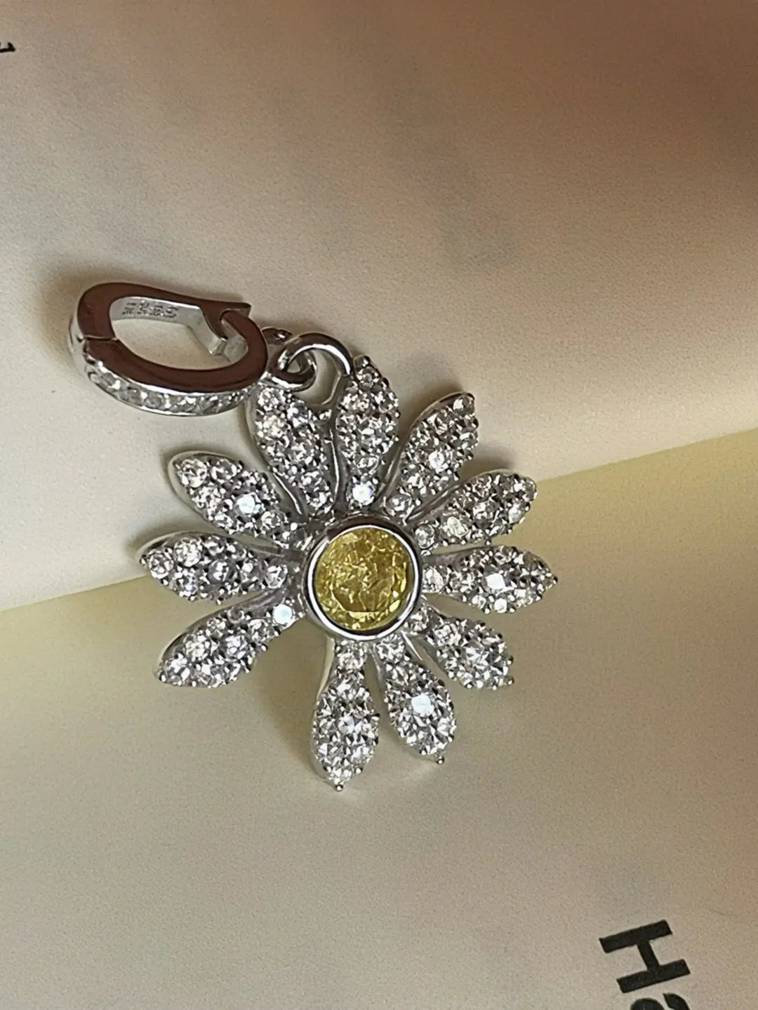 PAVE DAISY PENDANT