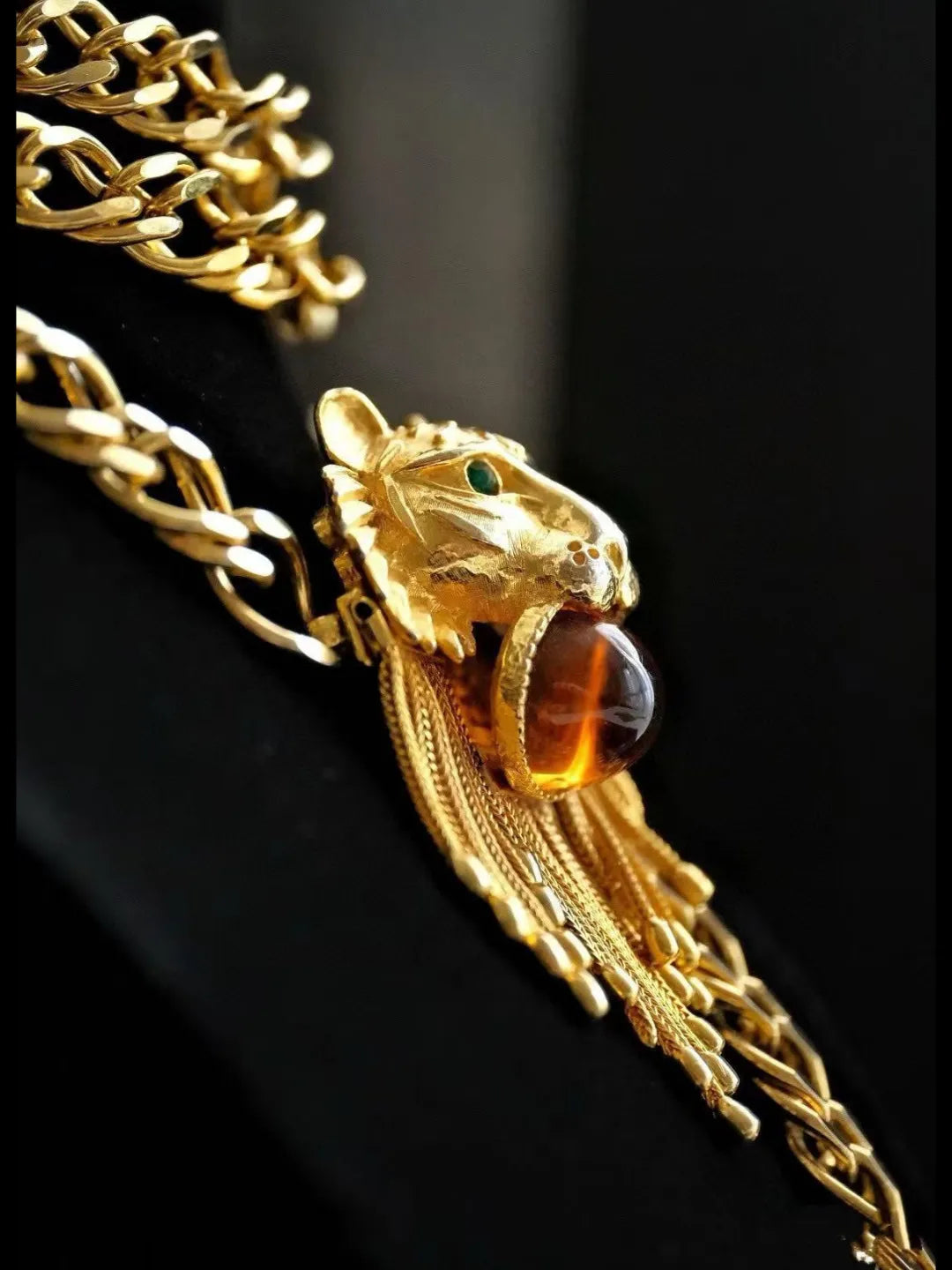 BAROQUE GLASS LION WAIST/NECK CHAIN