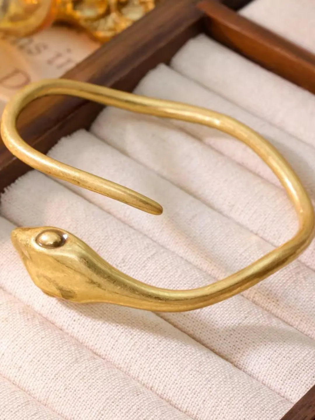 BAROQUE SERPENT CUFF