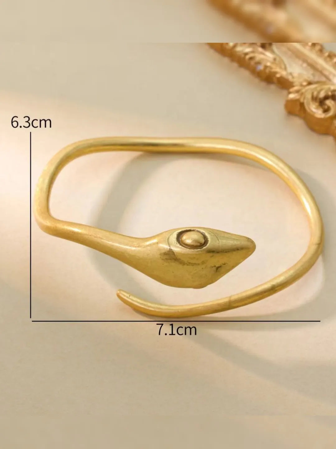 BAROQUE SERPENT CUFF