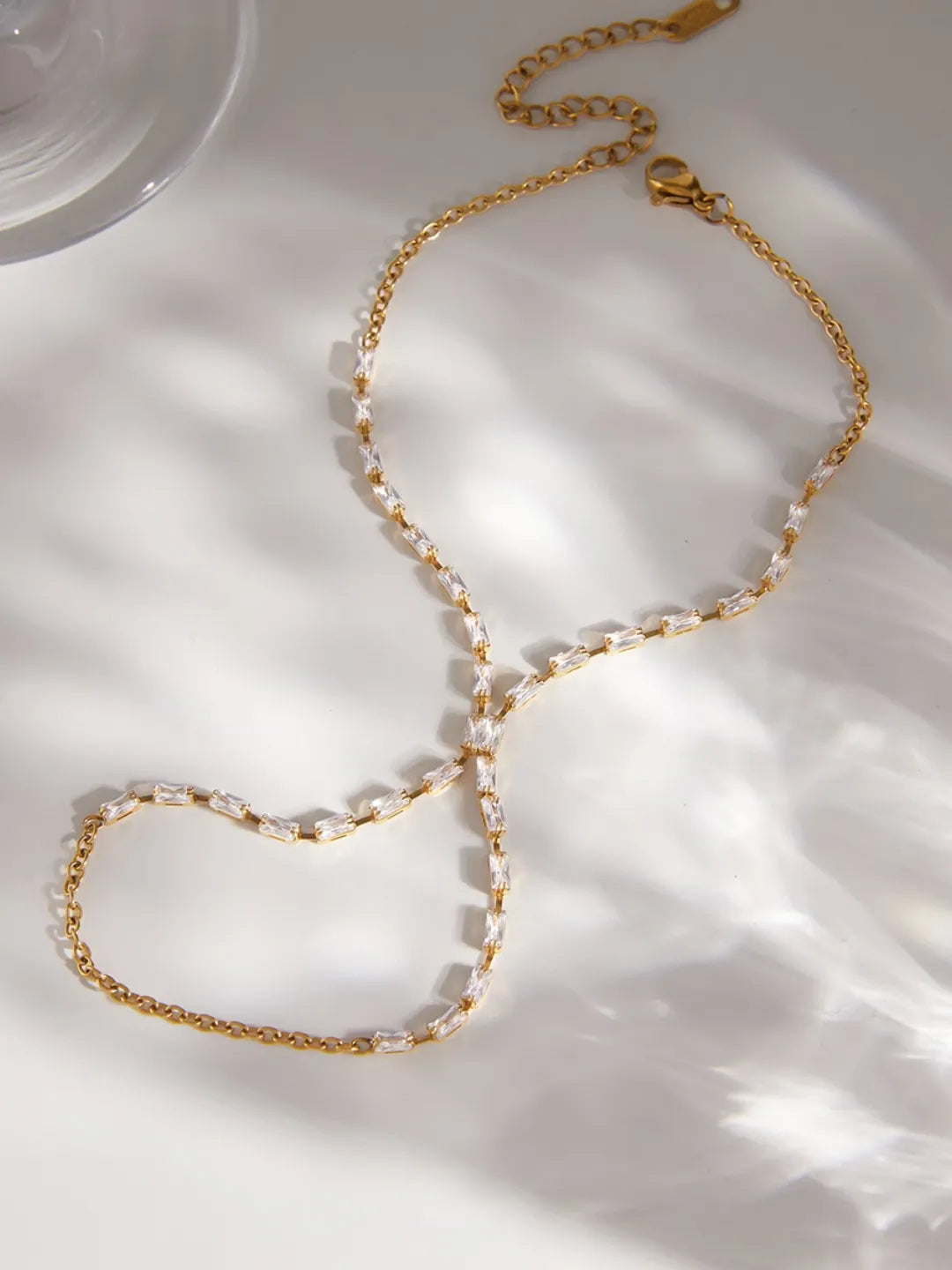 MINIMAL HAND CHAIN