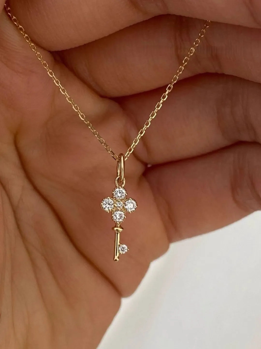 CLOVER KEY NECKLACE
