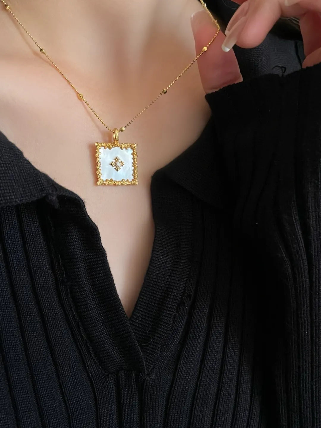 MOP CROSS FLOWER PENDANT