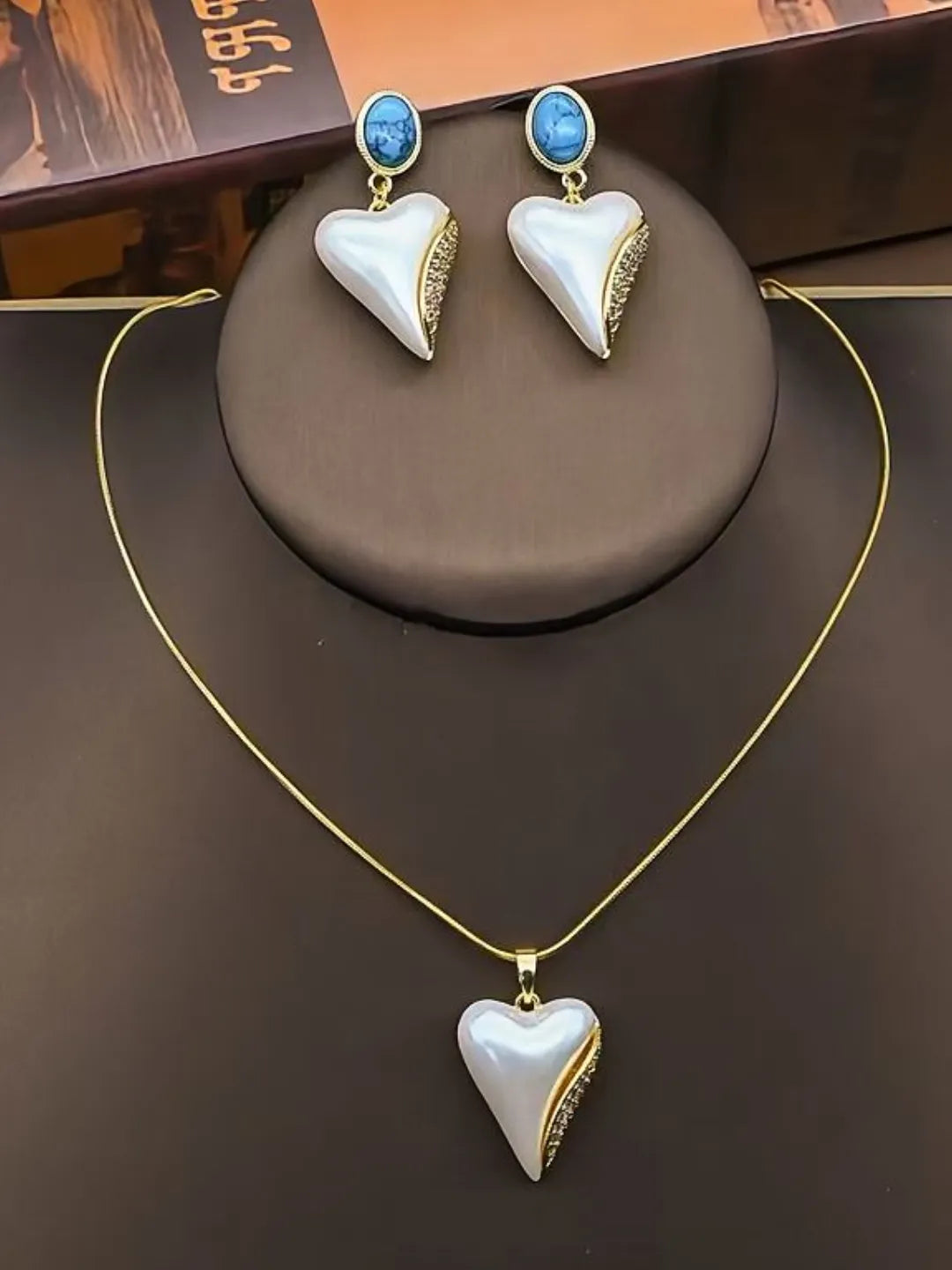 VINTAGE HEART NECKLACE