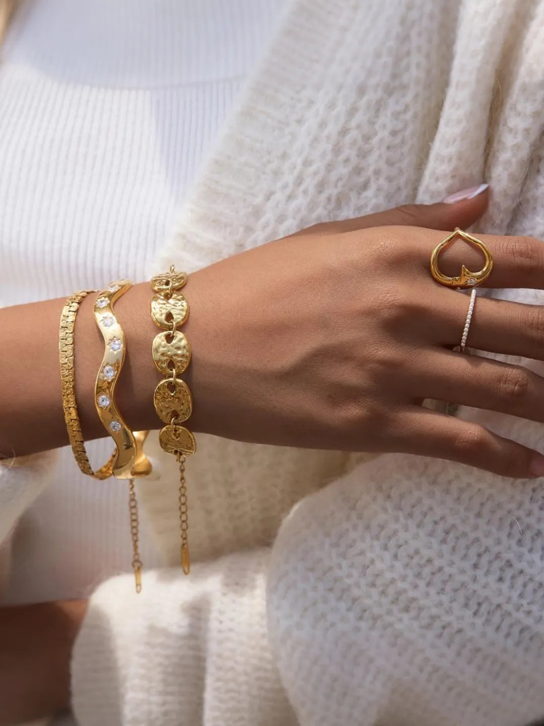 SAVOY PEARL CUFF