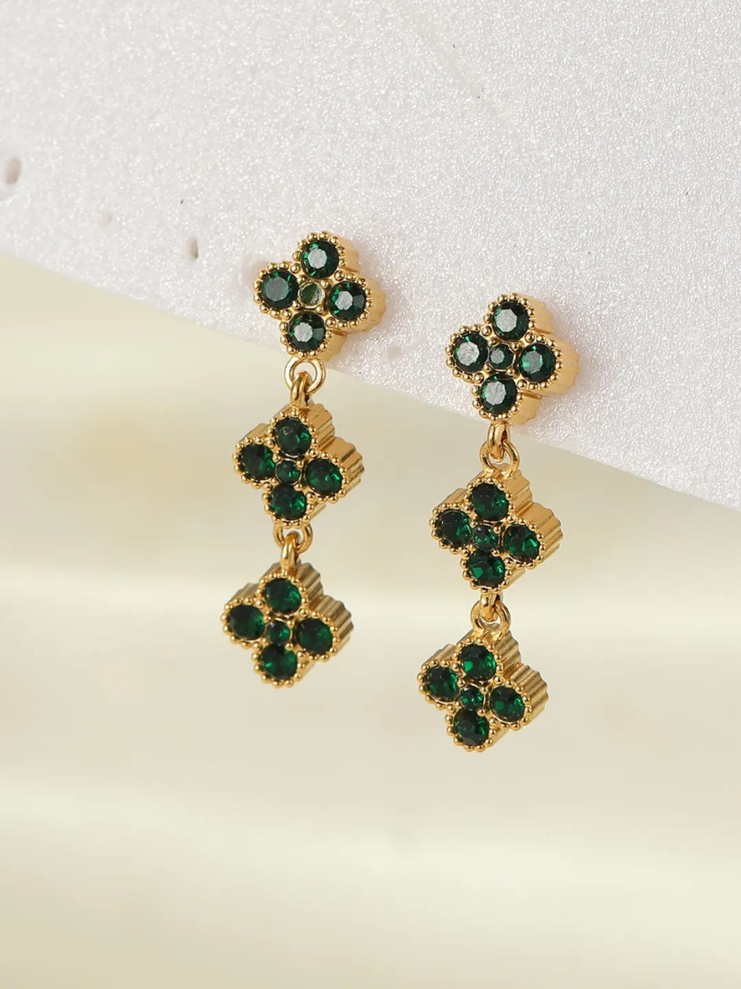GOLDEN PETAL DROPS
