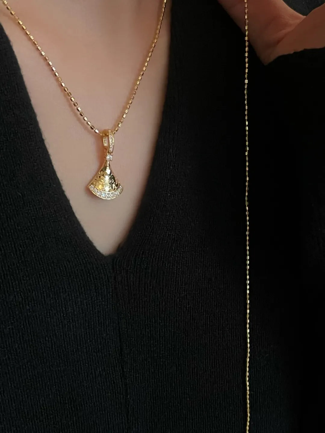 ICY DRESS PENDANT