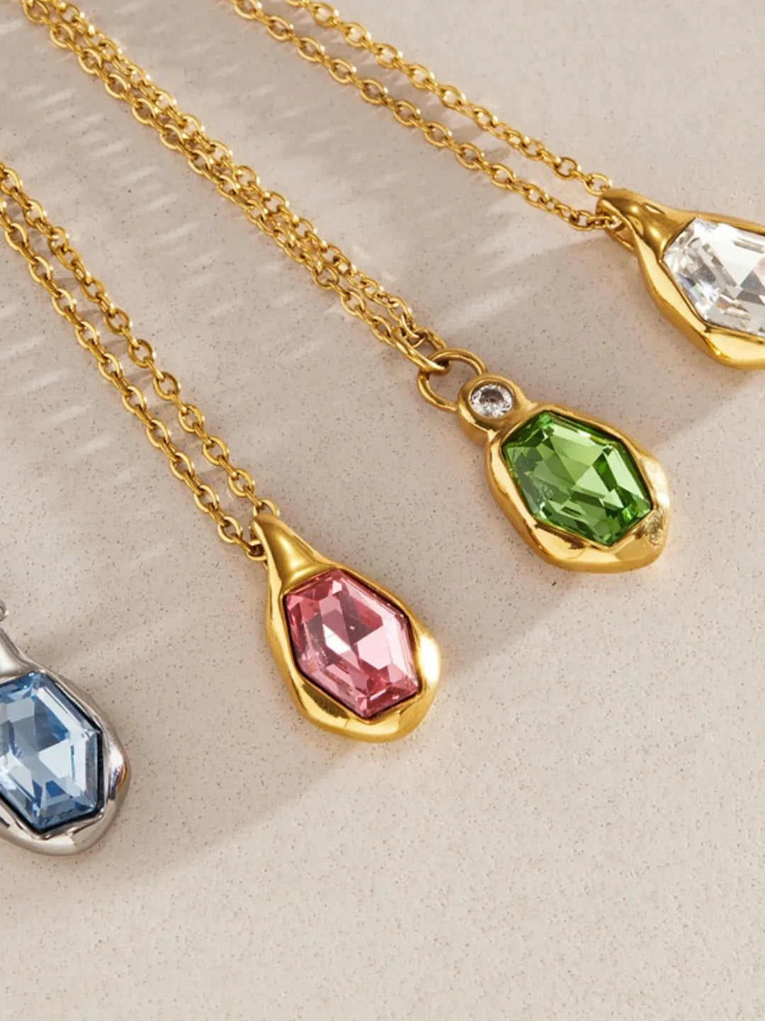 EMERALD VEIL NECKLACE