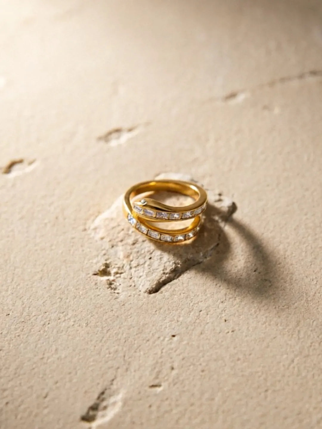 SERPENT BAGUETTE RING