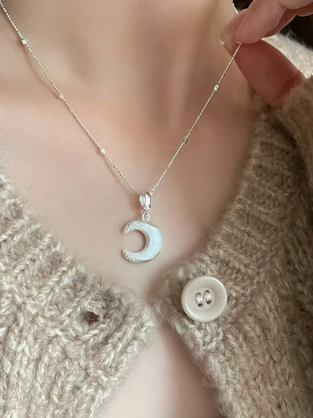 MATTE MOON PENDANT