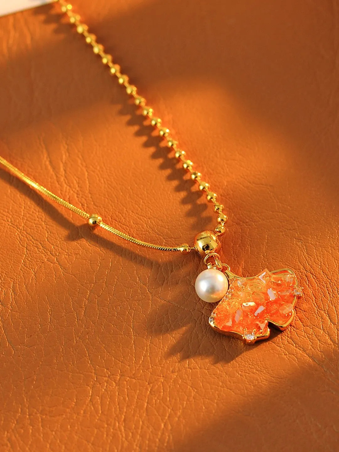 CRYSTAL GINKGO NECKLACE