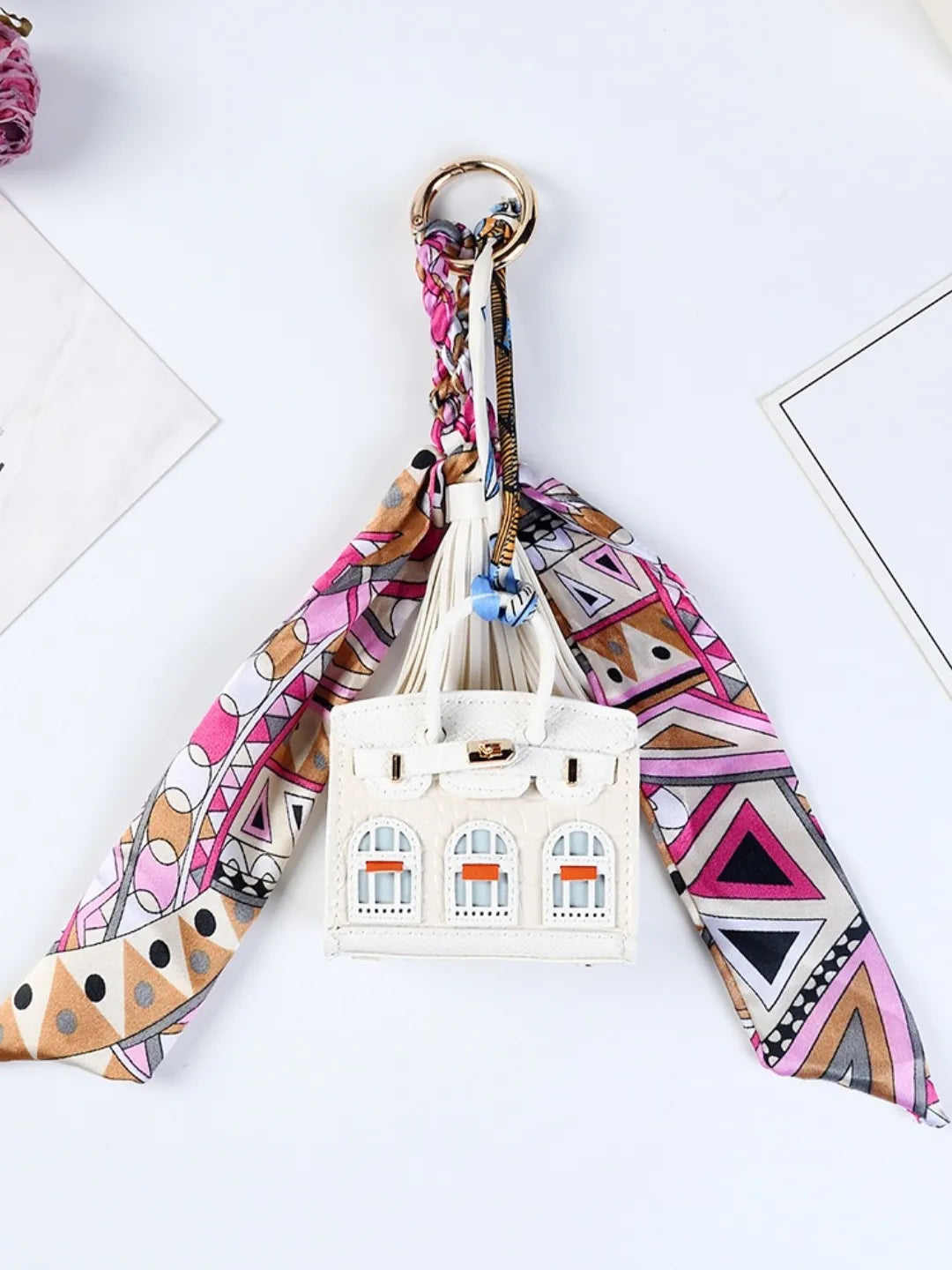 HOUSE CHARM