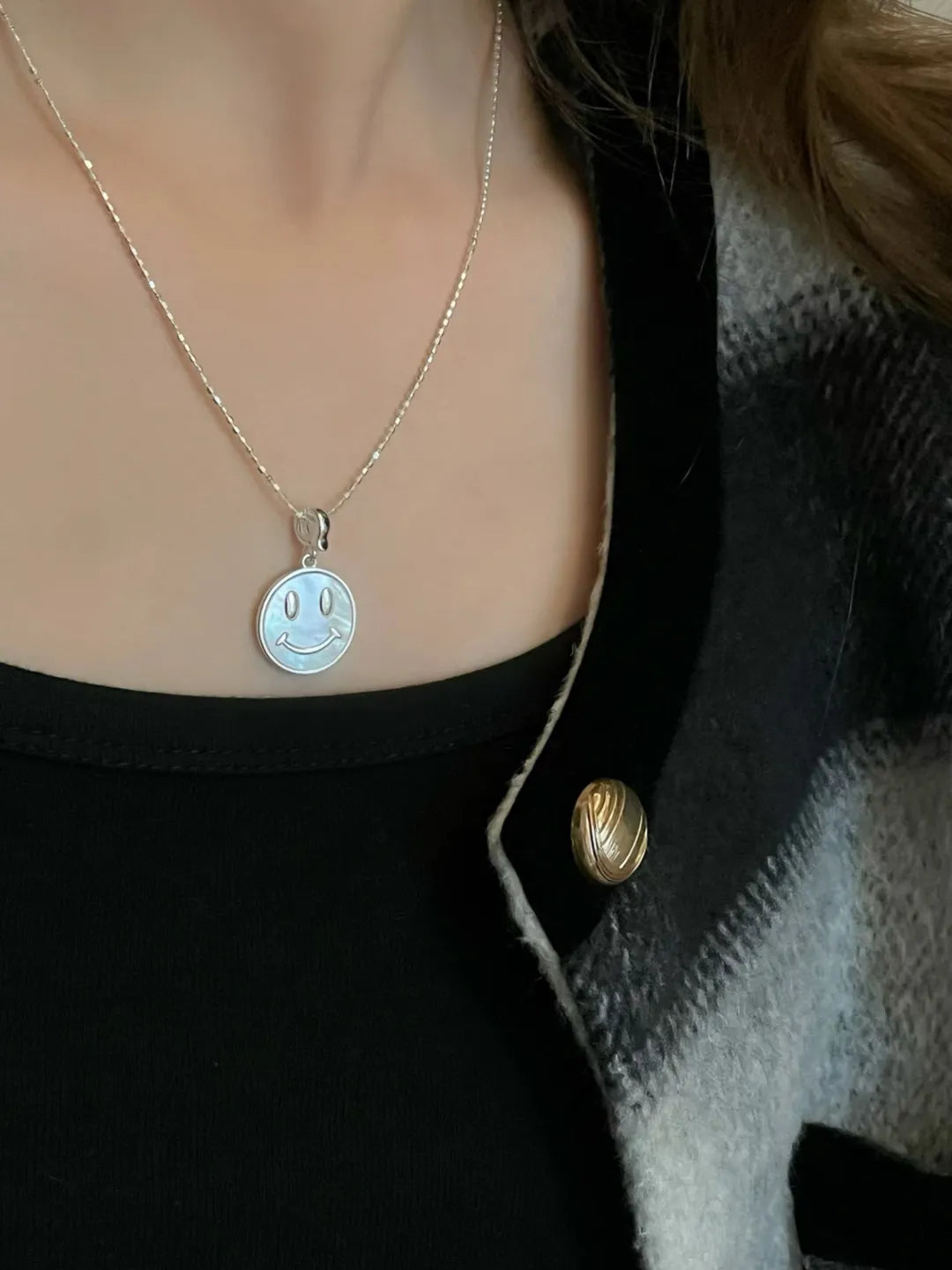 MOP SMILEY PENDANT