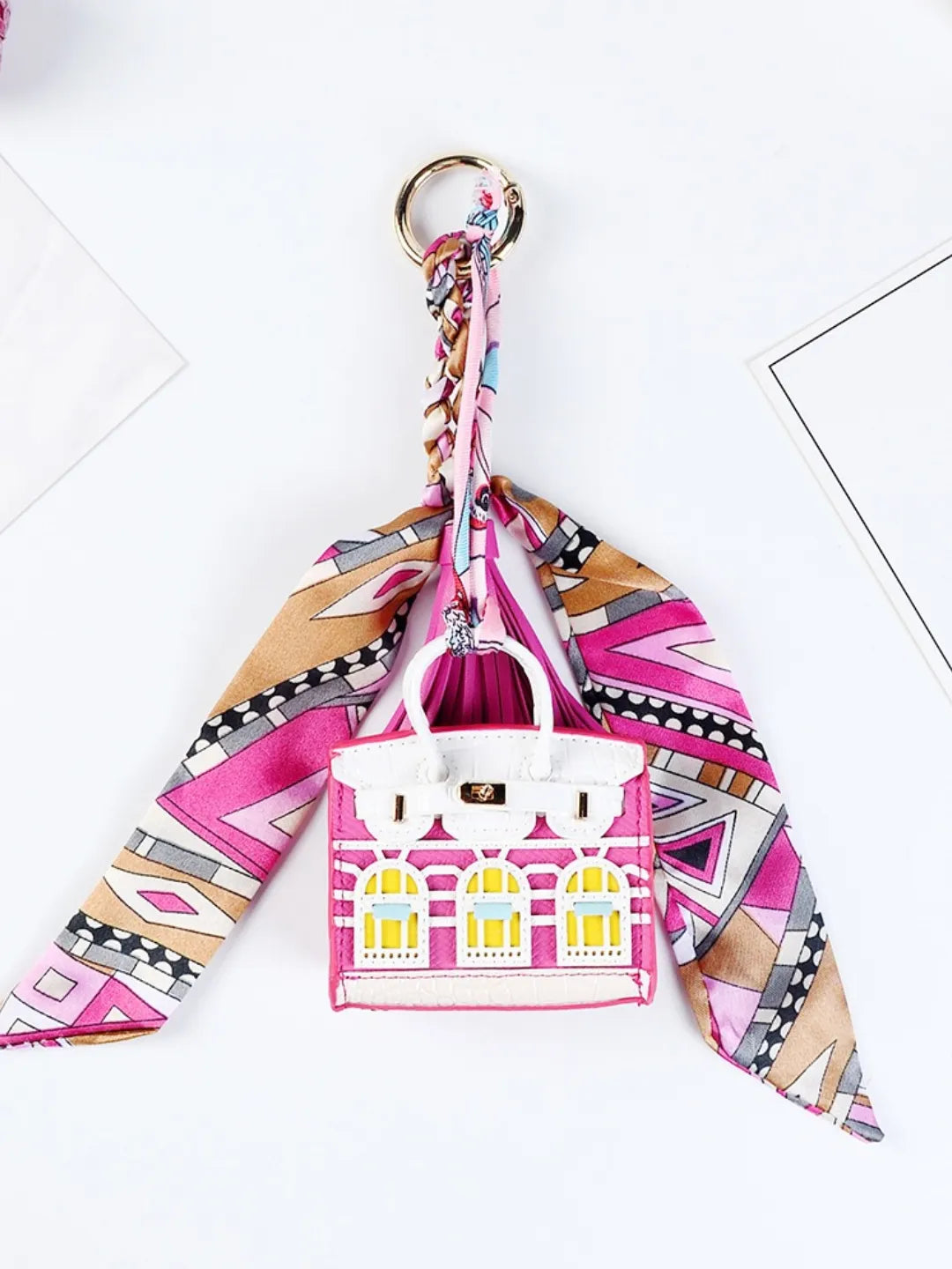 HOUSE CHARM