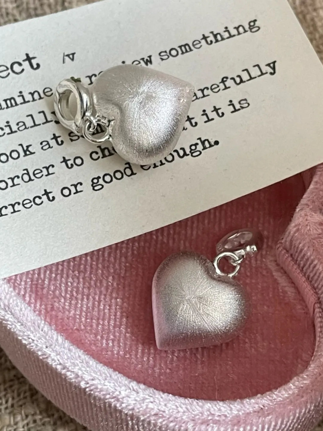 MATTE HEART PENDANT