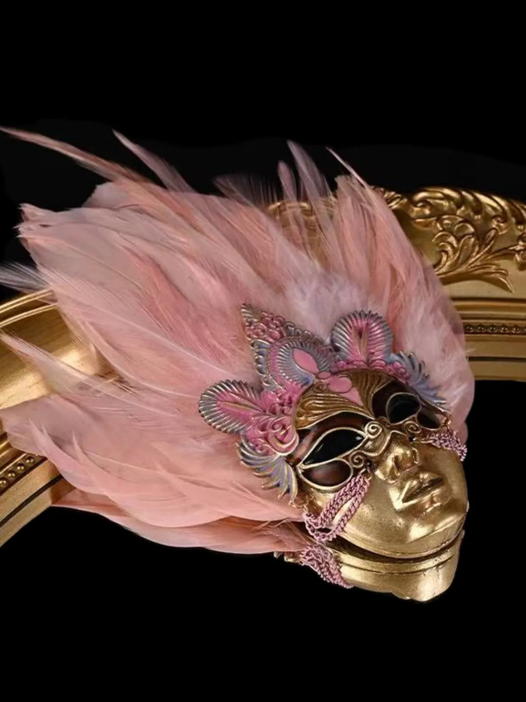 MASQUERADE LADY BROOCH